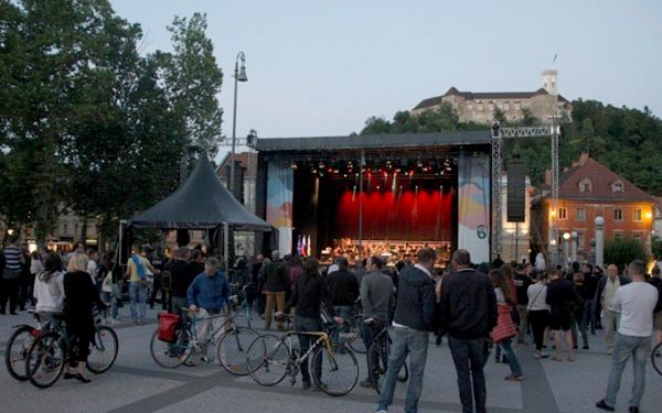 Concert at the Congress Square