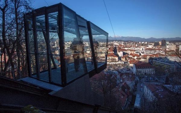 Funicular ride to the castle